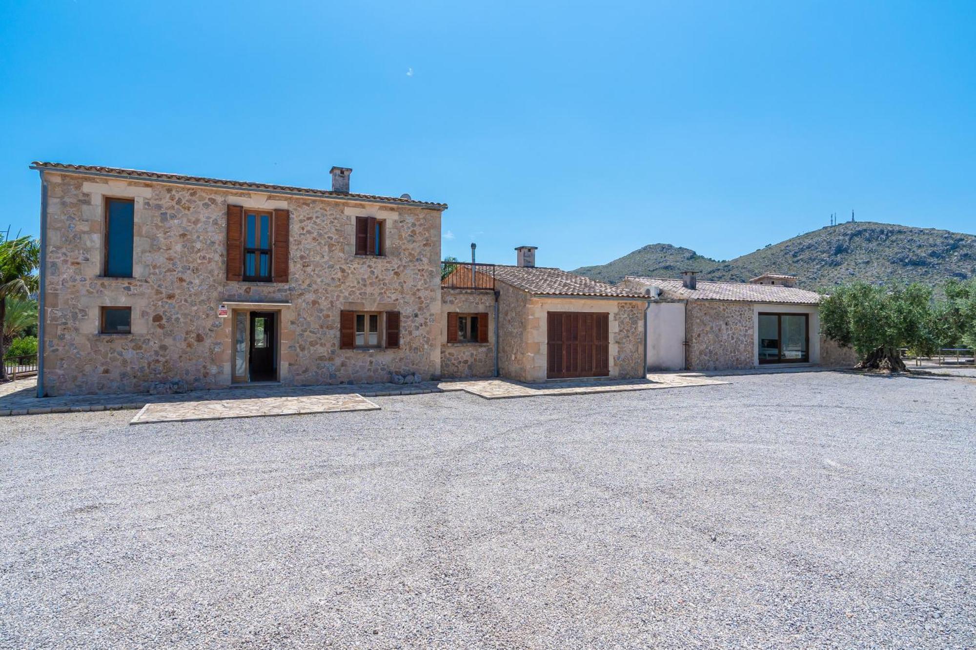 Oliva Villa *